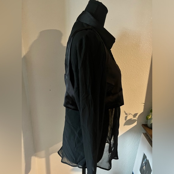 H&M Sheer top with attached crop vest - Picture 5 of 5